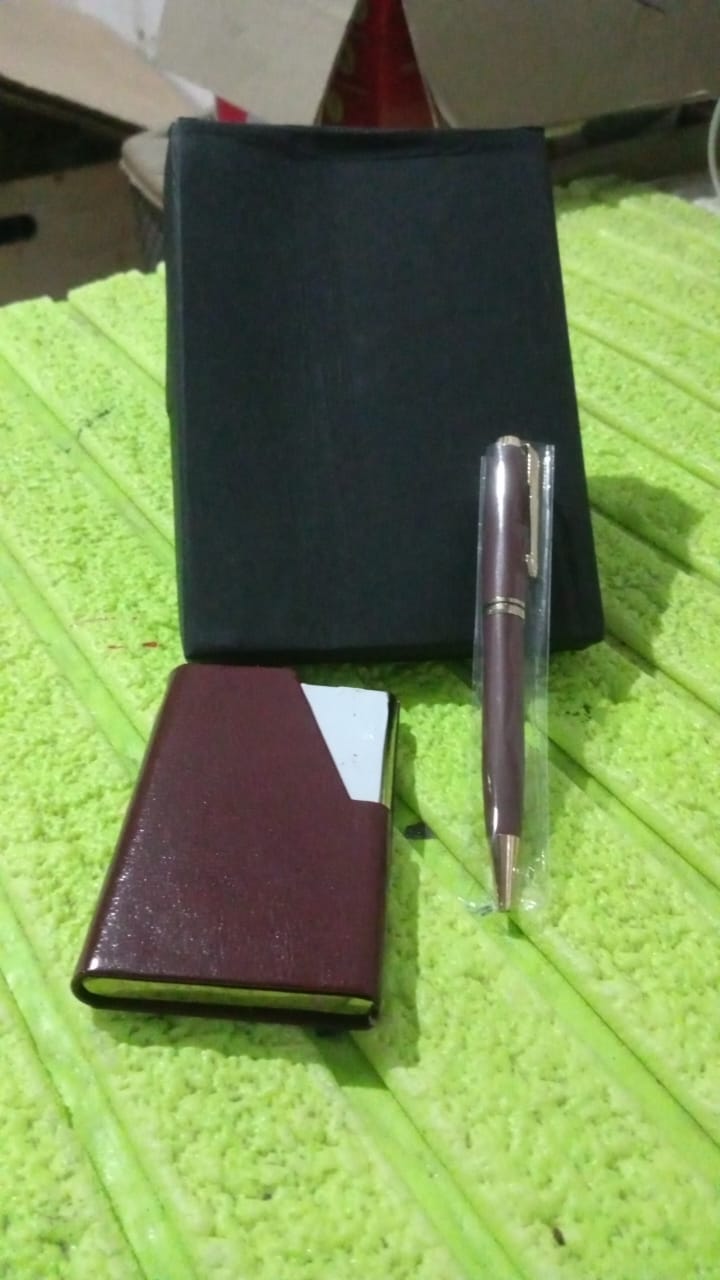 Leather Professional Business Visiting Card Case With Luxury Ballpoint Blue Pens (2 Pc Set / With Gift Box) Leather Professional Business Visiting Card Case With Luxury Ballpoint Blue Pens (2 Pc Set / With Gift Box)